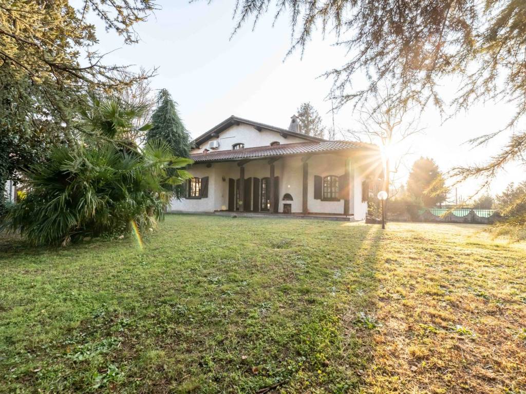 Villa a Cislago in Via Libertà, 397 - Foto 4