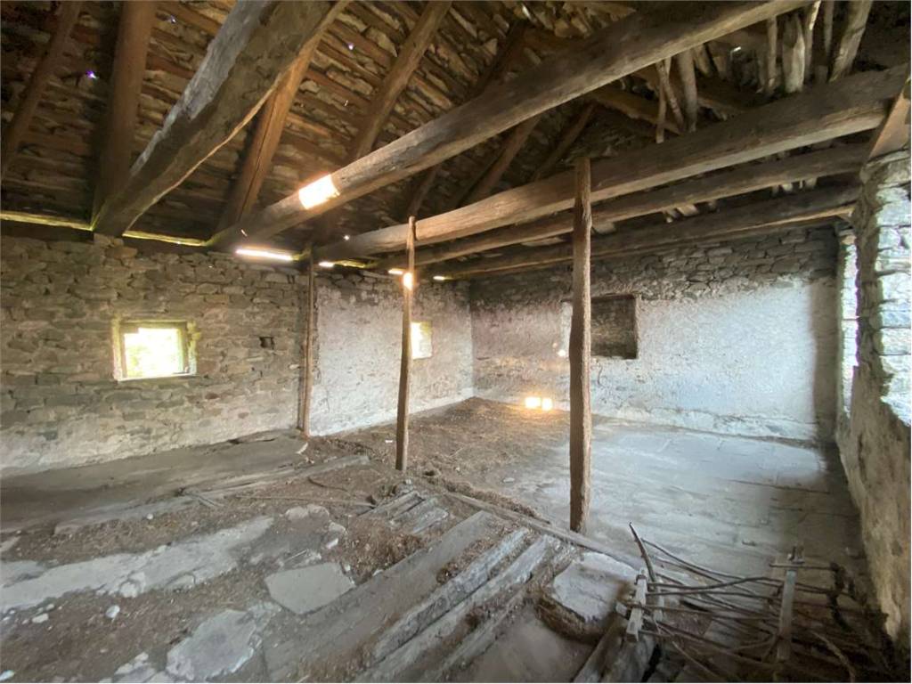 Rustico / casale a Montecrestese in Frazione Roledo, snc - Foto 2
