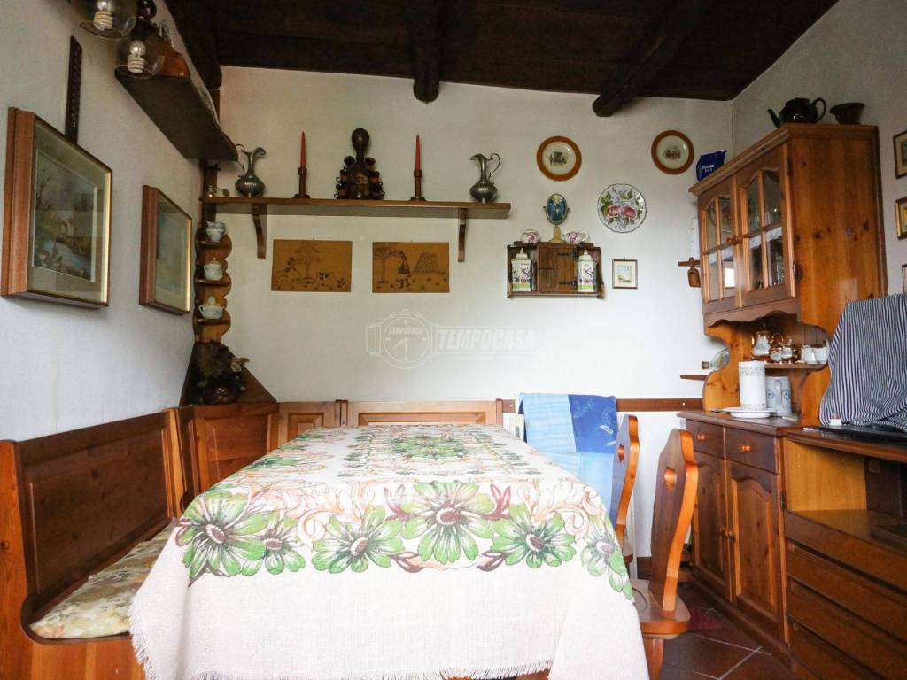 Casa indipendente a Caprezzo in Via Fonti, 2 - Foto 3