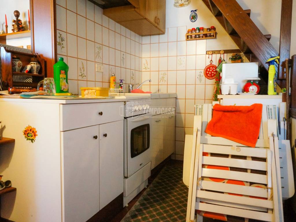 Casa indipendente a Caprezzo in Via Fonti, 2 - Foto 4