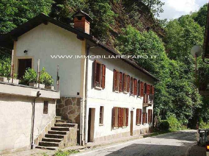 Villa a Valle cannobina in Strada Statale 631 - Foto 1