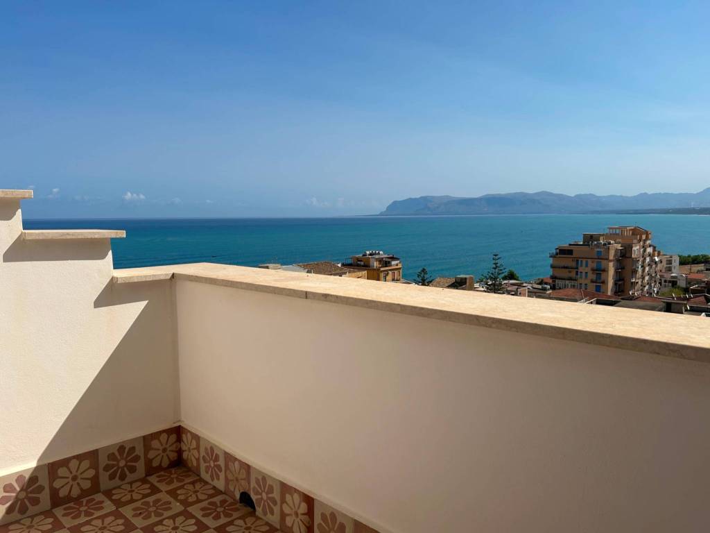 Casa indipendente a Castellammare del golfo in Via Bengasi, 1 - Foto 2