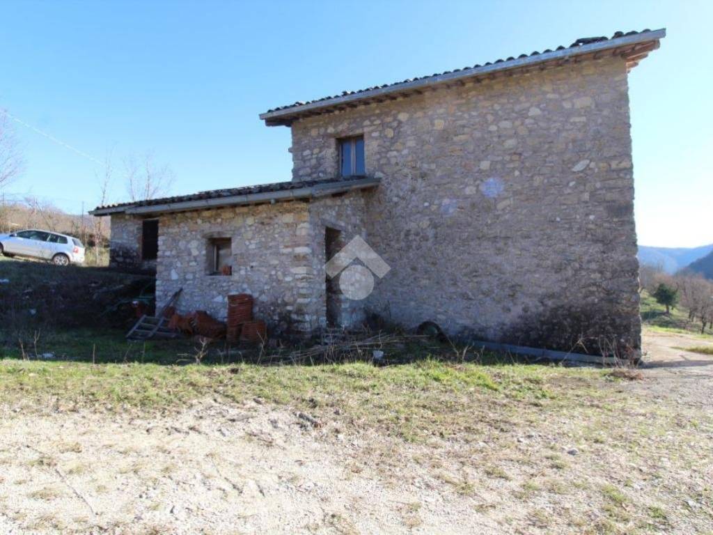 Rustico / casale a Montenero sabino in Via Roma - Foto 2