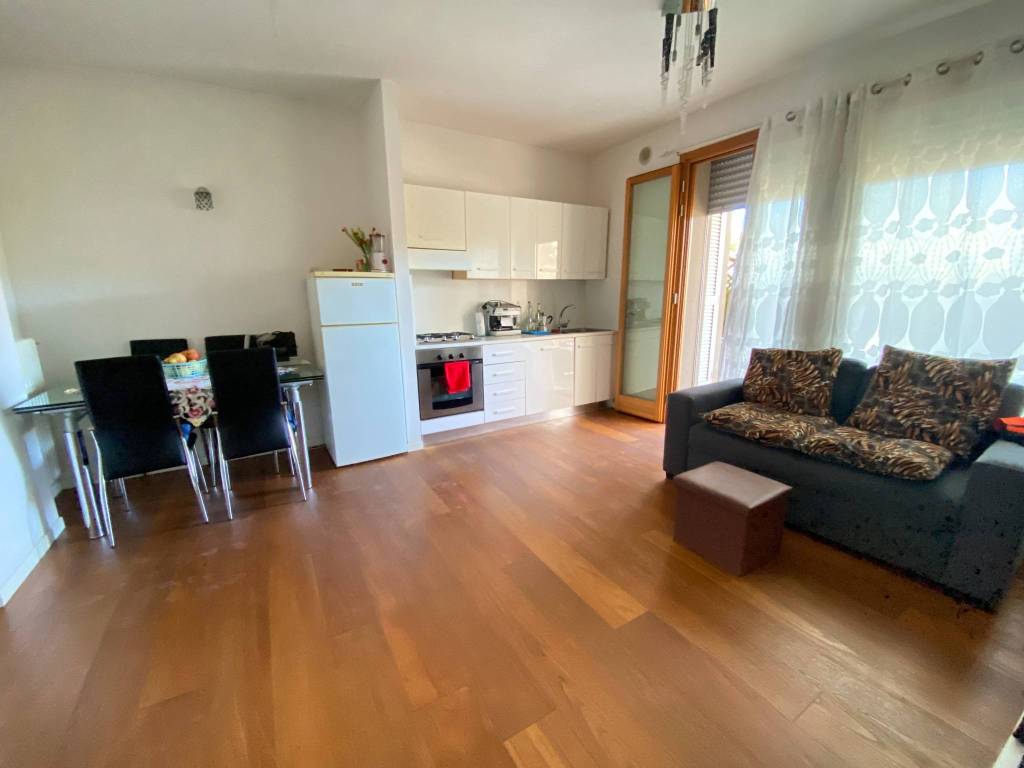 Appartamento a Riccione in Viale Adamello - Foto 2