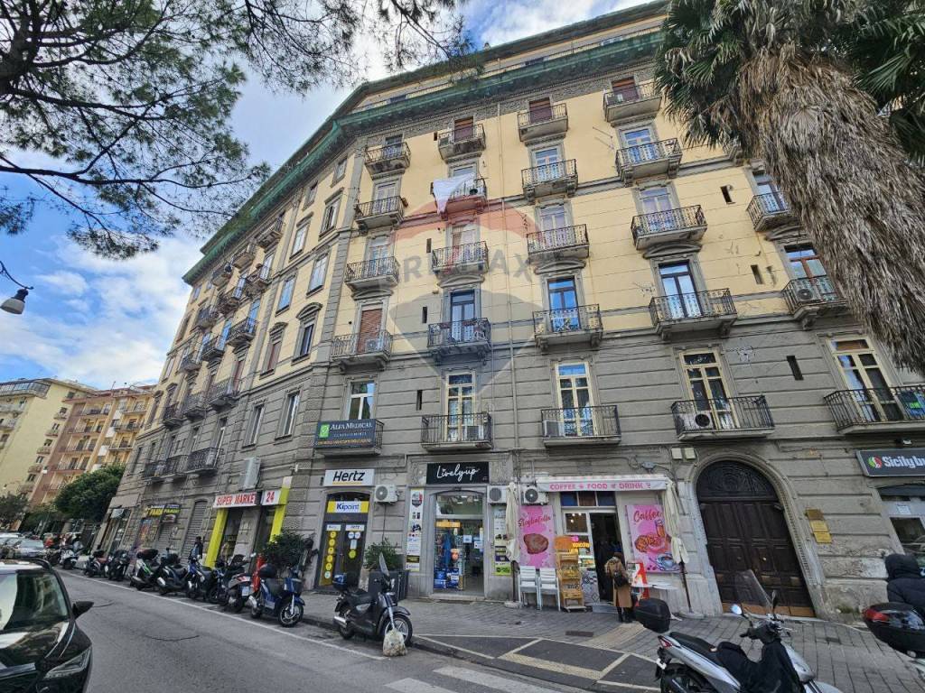 Appartamento a Salerno in Corso Giuseppe Garibaldi, 64 - Foto 2