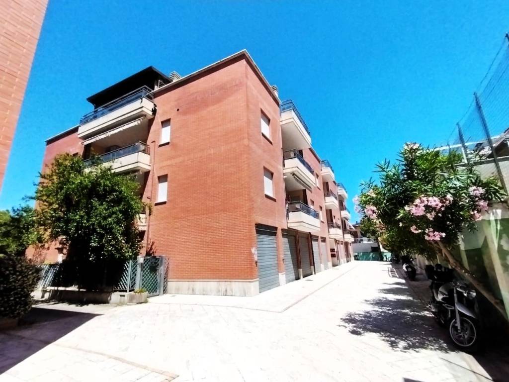 Box / garage a San benedetto del tronto in Via Giosuè Carducci, 23 - Foto 5