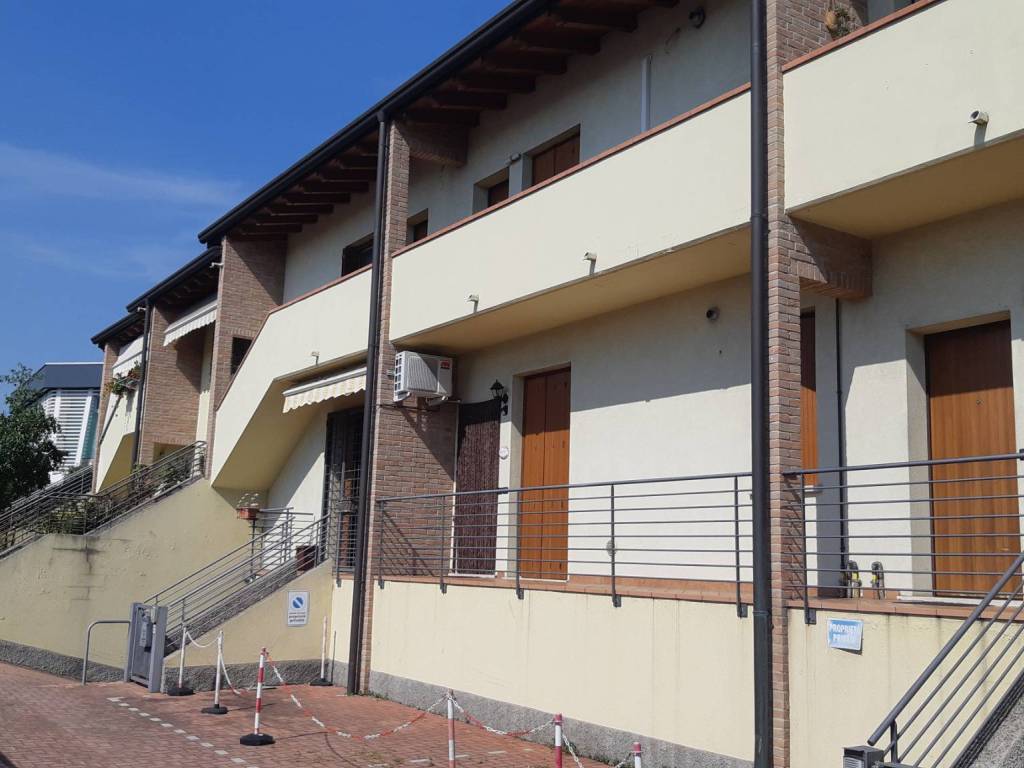 Appartamento a Castiglione delle stiviere in Via Camillo Benso di Cavour - Foto 3
