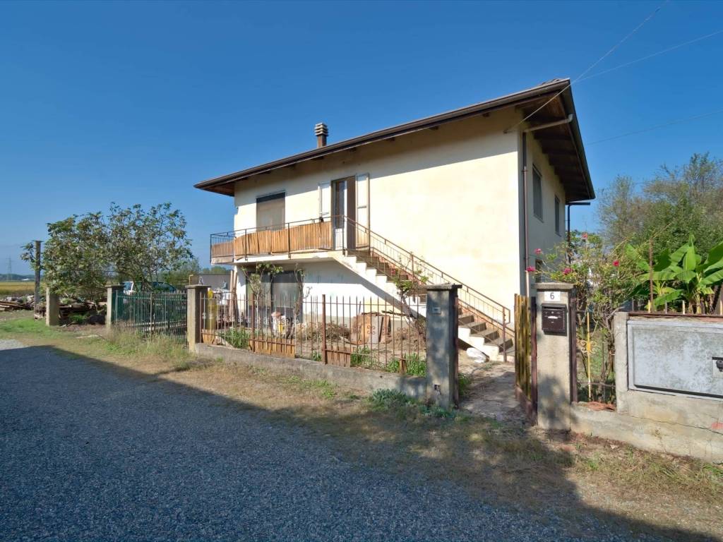 Villa a Massazza in Via Barbera, 6 - Foto 2