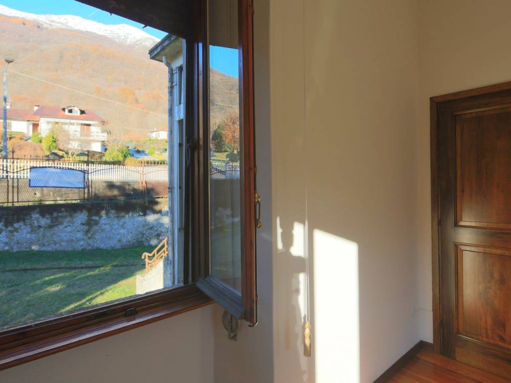 Villa a Casale corte cerro in Via Crebbia - Foto 5