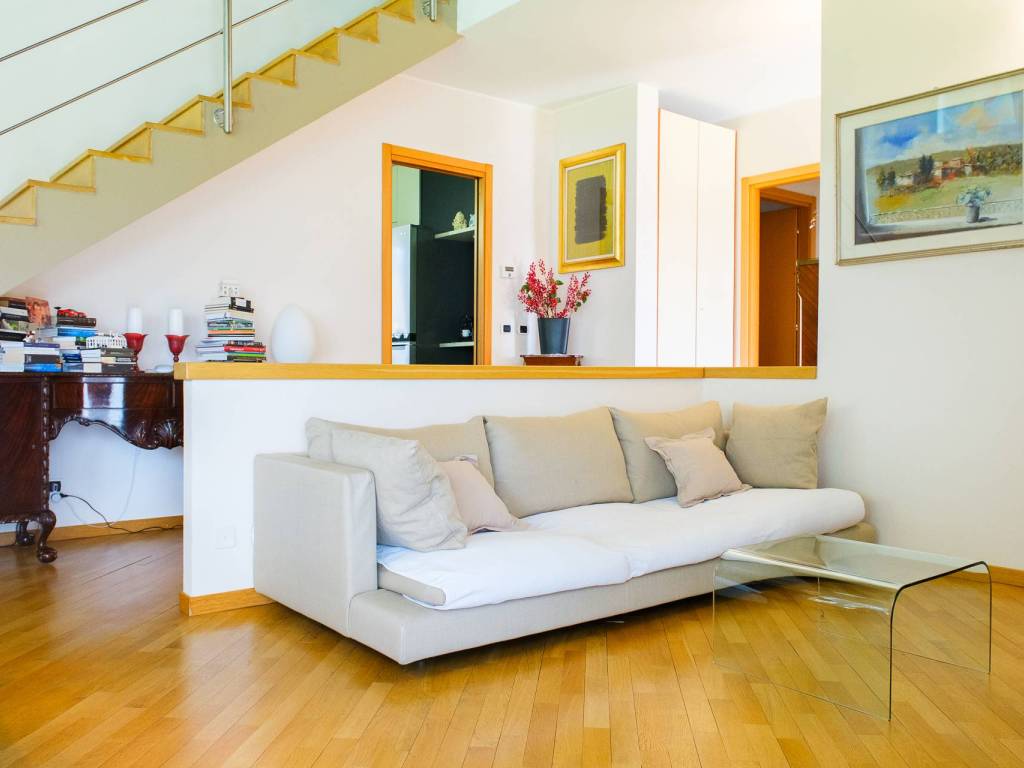 Villa a Cadrezzate con osmate in Via Giacomo Matteotti, 695 - Foto 4