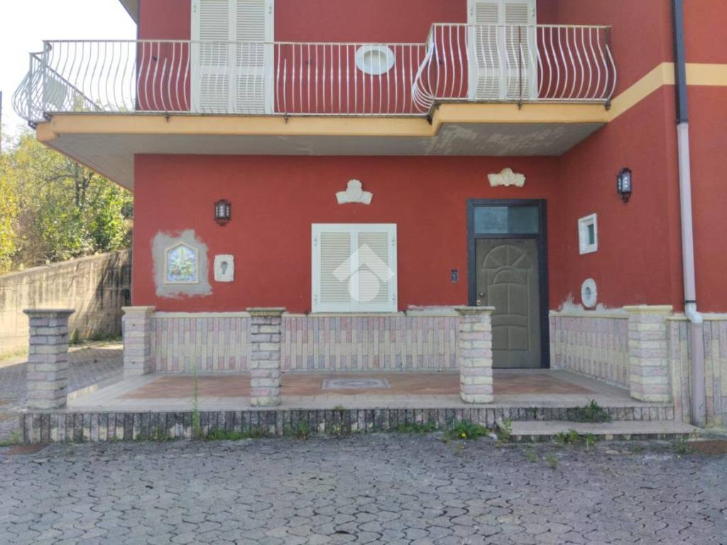 Villa a San mango sul calore in Via Gariello - Foto 2