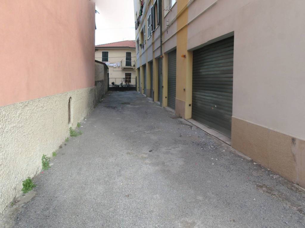 Box / garage a Albenga in Piazza Giacomo Matteotti - Foto 4