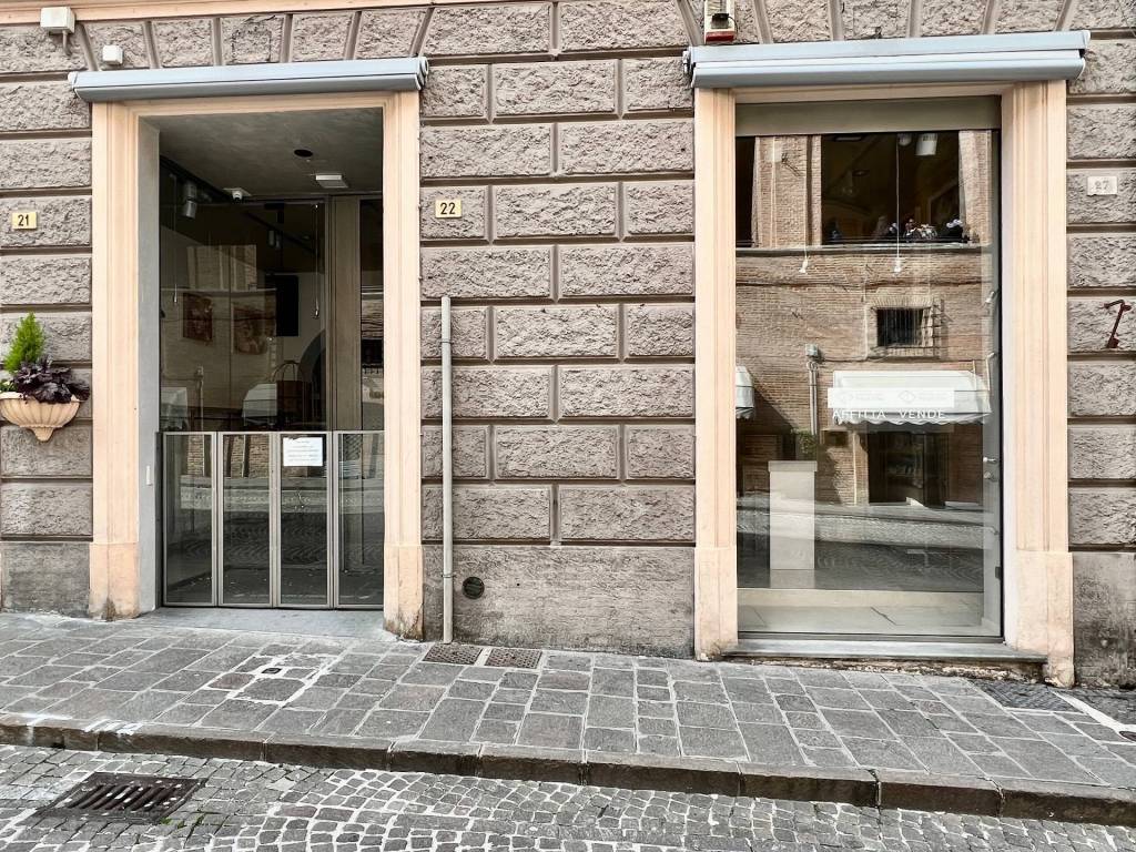 Immobile a Fabriano in PIAZZA DEL COMUNE - Foto 2