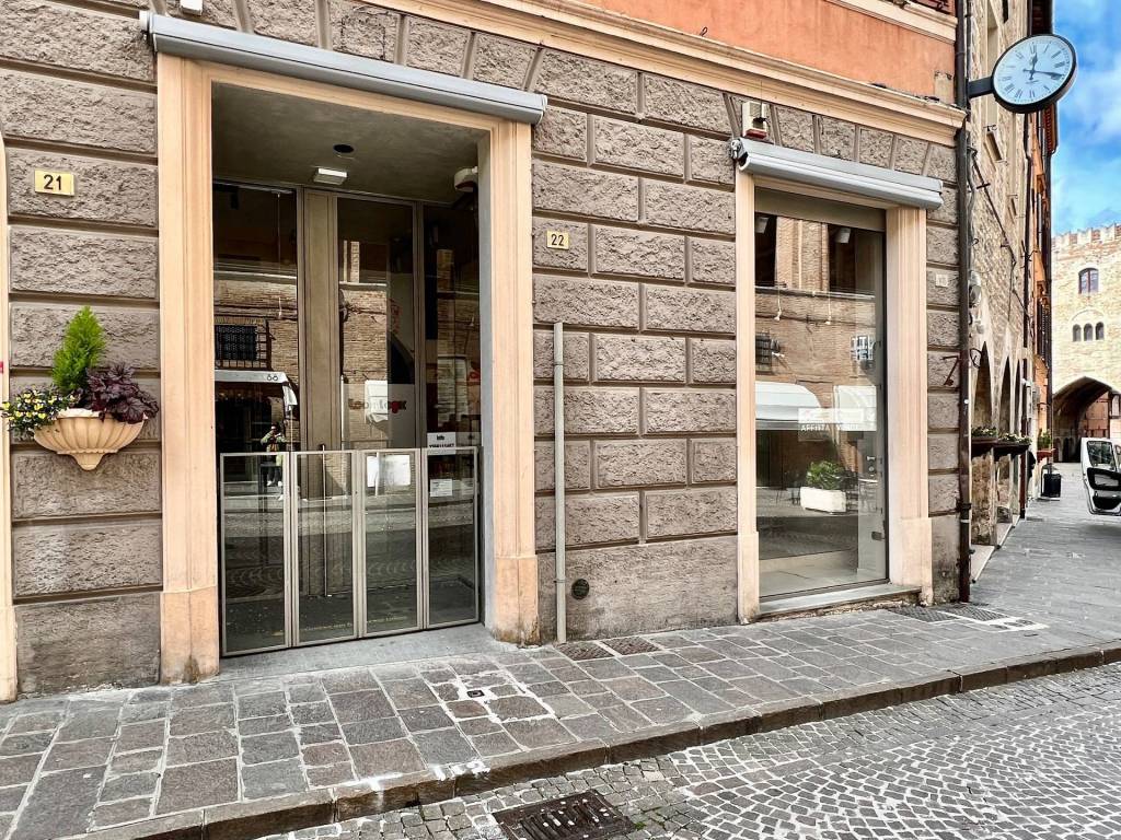 Immobile a Fabriano in PIAZZA DEL COMUNE - Foto 3