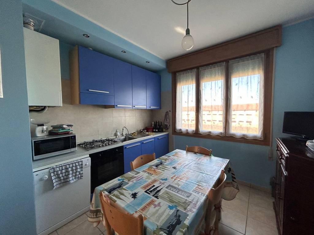 Appartamento a Adria in MAZZORNO SX VIA COMMISSARIA, 00 - Foto 5