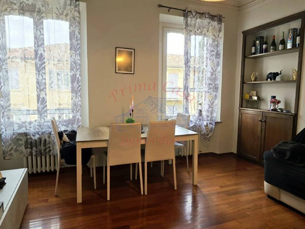 Appartamento a Castagnole delle lanze in Piazza San Bartolomeo - Foto 2