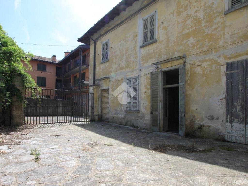Casa indipendente a La valletta brianza in Via Vittorio Veneto, 26 - Foto 2