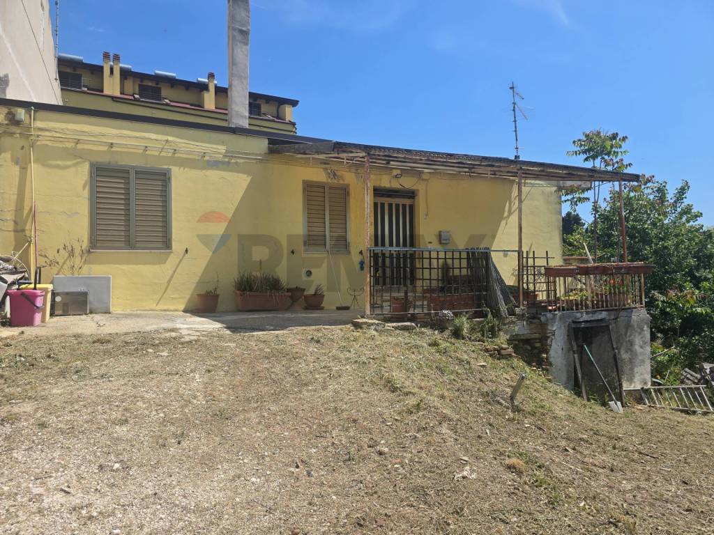 Casa indipendente a Spoltore in Via Valle Monte, 1 - Foto 2