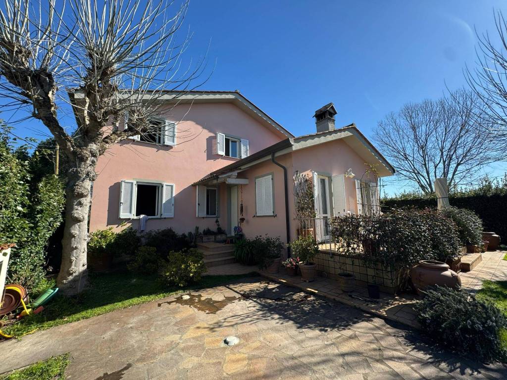 Villa a Pietrasanta in Via Pontenuovo, 96 - Foto 3
