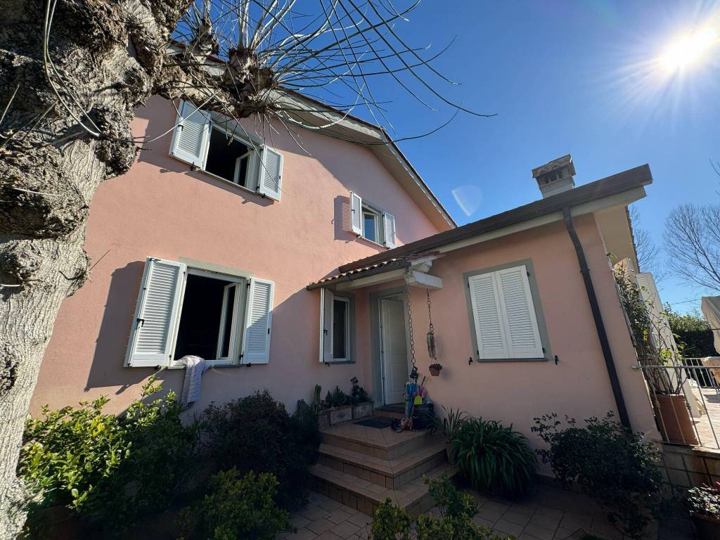 Villa a Pietrasanta in Via Pontenuovo, 96 - Foto 4