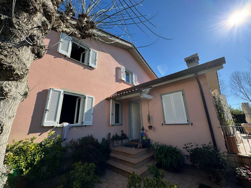 Villa a Pietrasanta in Via Pontenuovo, 96 - Foto 5
