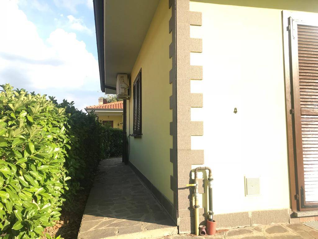 Villa a Molteno in Viale Alcide De Gasperi, 1 - Foto 3