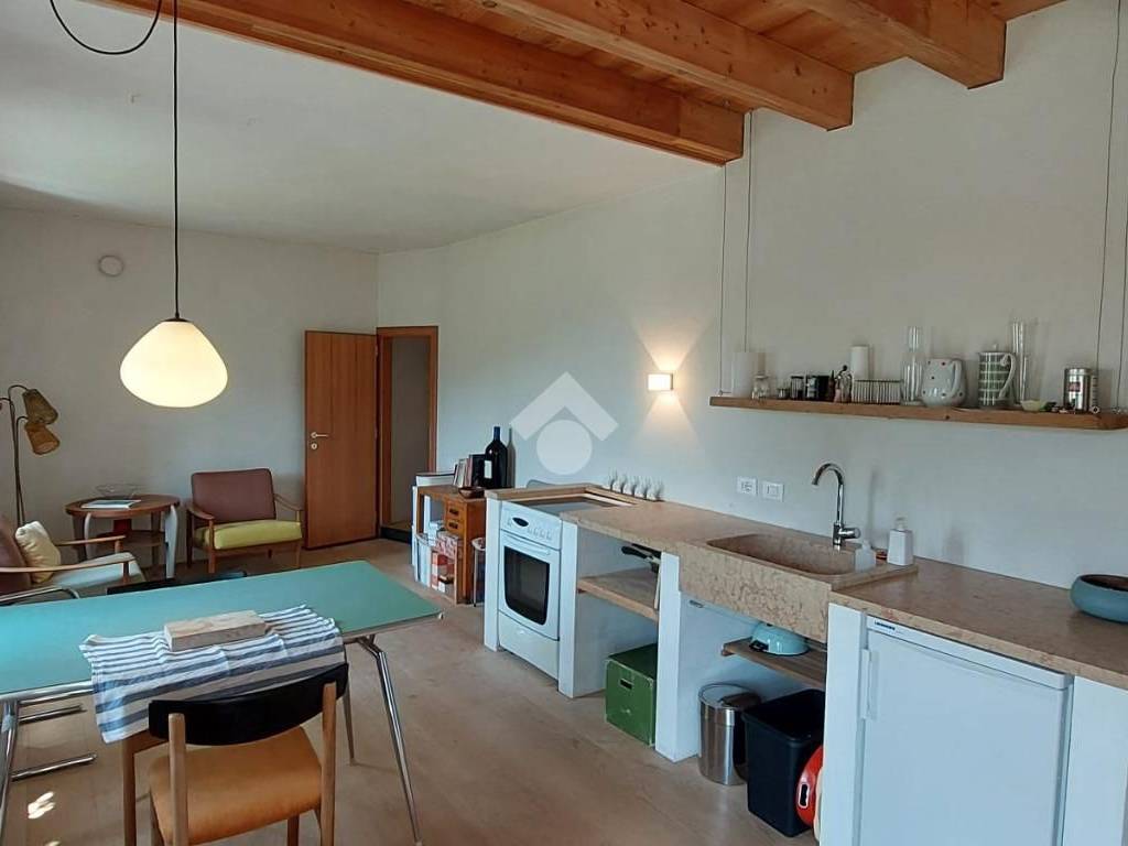 Rustico / casale a Caprino veronese in PIAZZA STRINGA, 13 - Foto 2