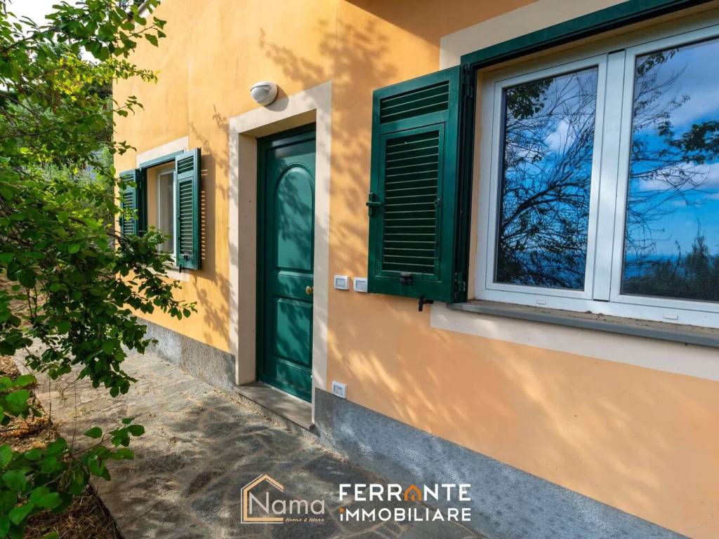 Villa a Cogorno in Via Belvedere S.N.C. - Foto 2