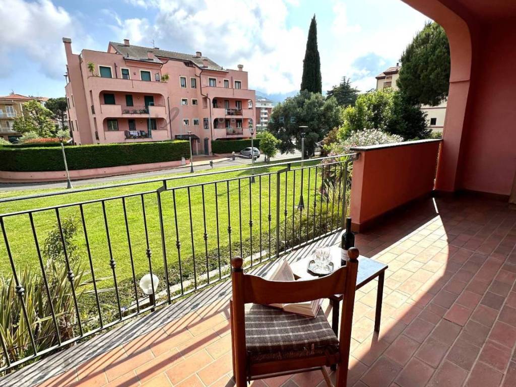 Appartamento a Albenga in Via Monsignor Cambiaso, 45 - Foto 3