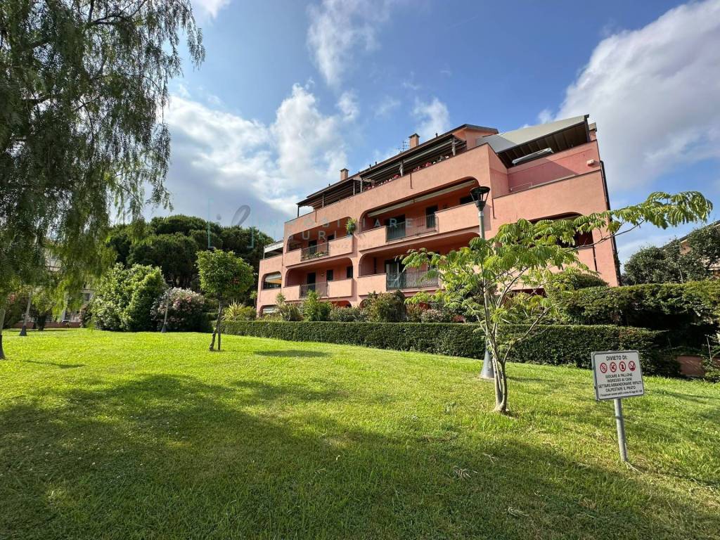 Appartamento a Albenga in Via Monsignor Cambiaso, 45 - Foto 4