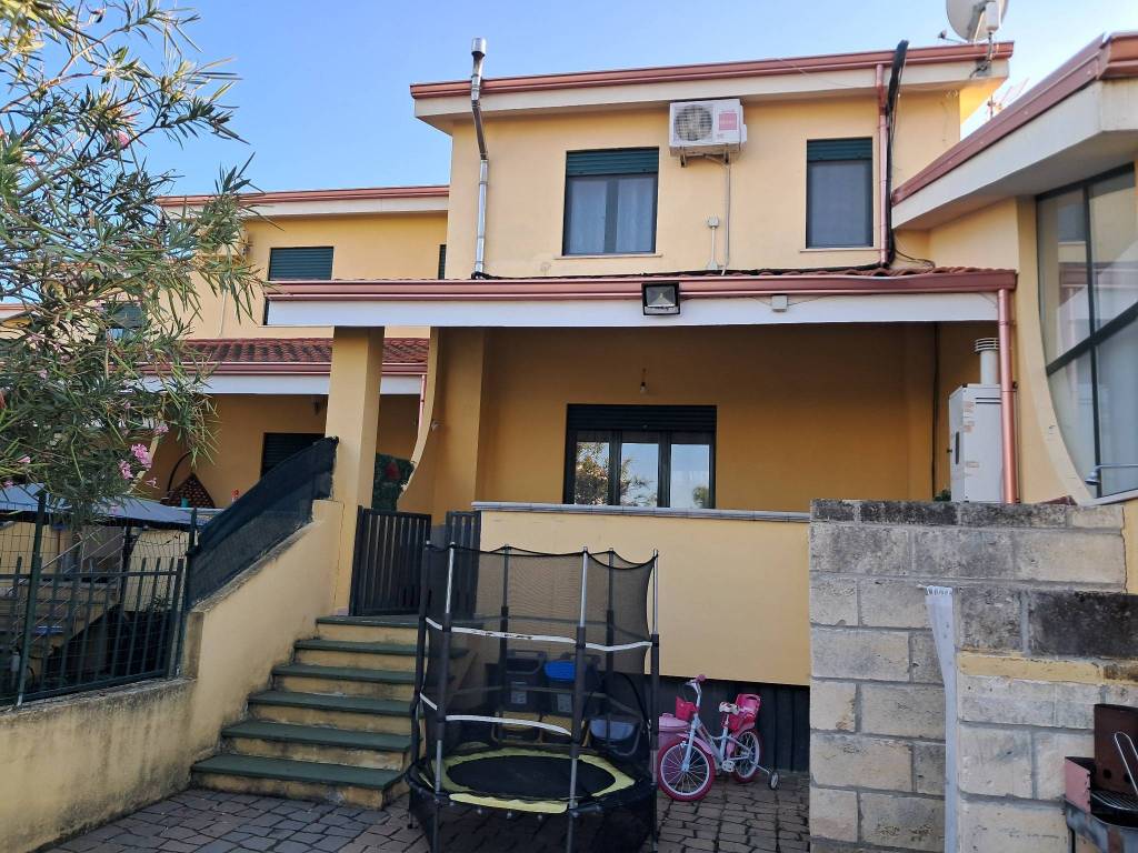 Villetta a schiera a Sellia marina in Viale Mediterraneo - Foto 3