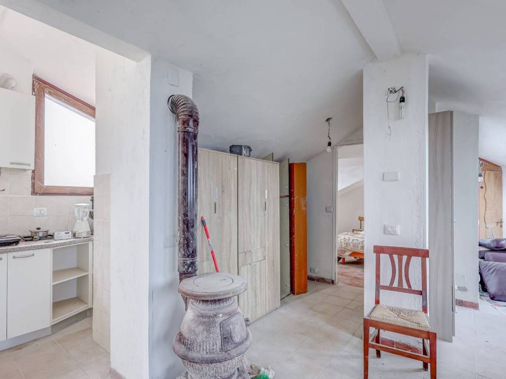 Appartamento a Angera in Via Giacomo Puccini, 41 - Foto 3