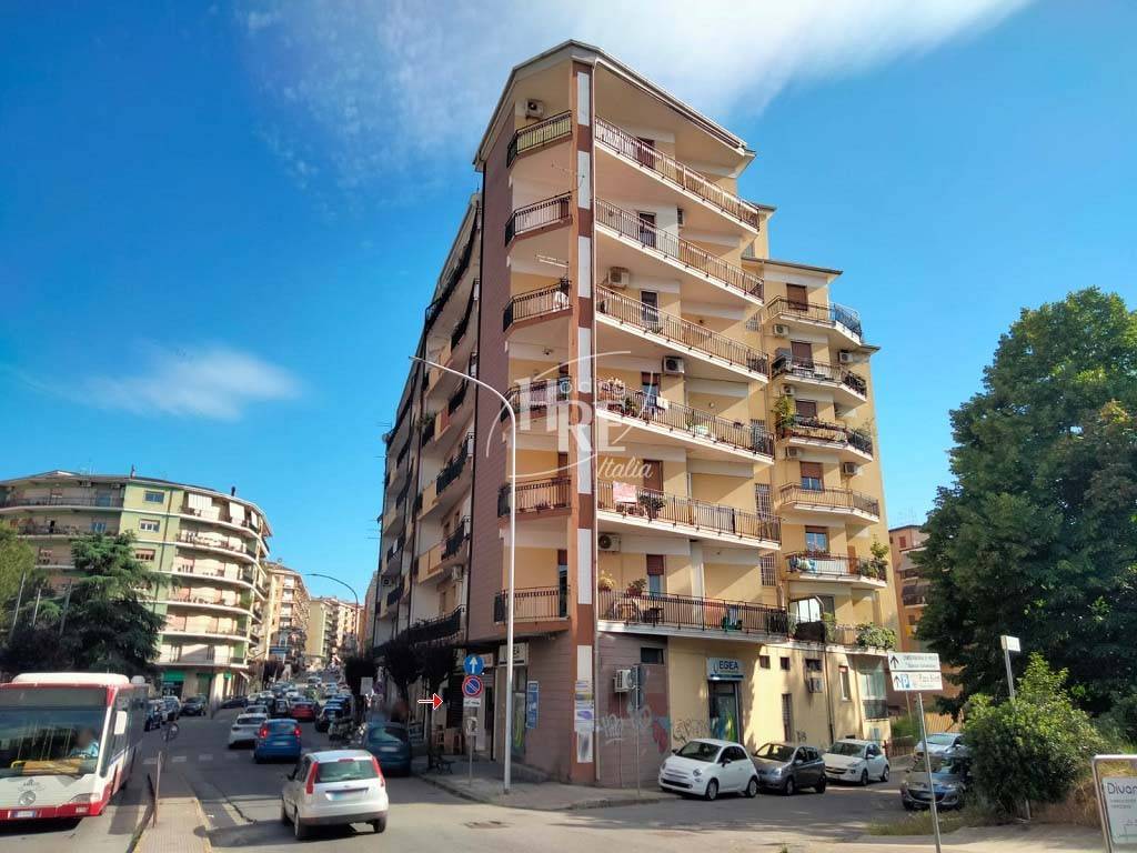 Immobile a Cosenza in Piazza Bonaventura Zumbini, 31 - Foto 2