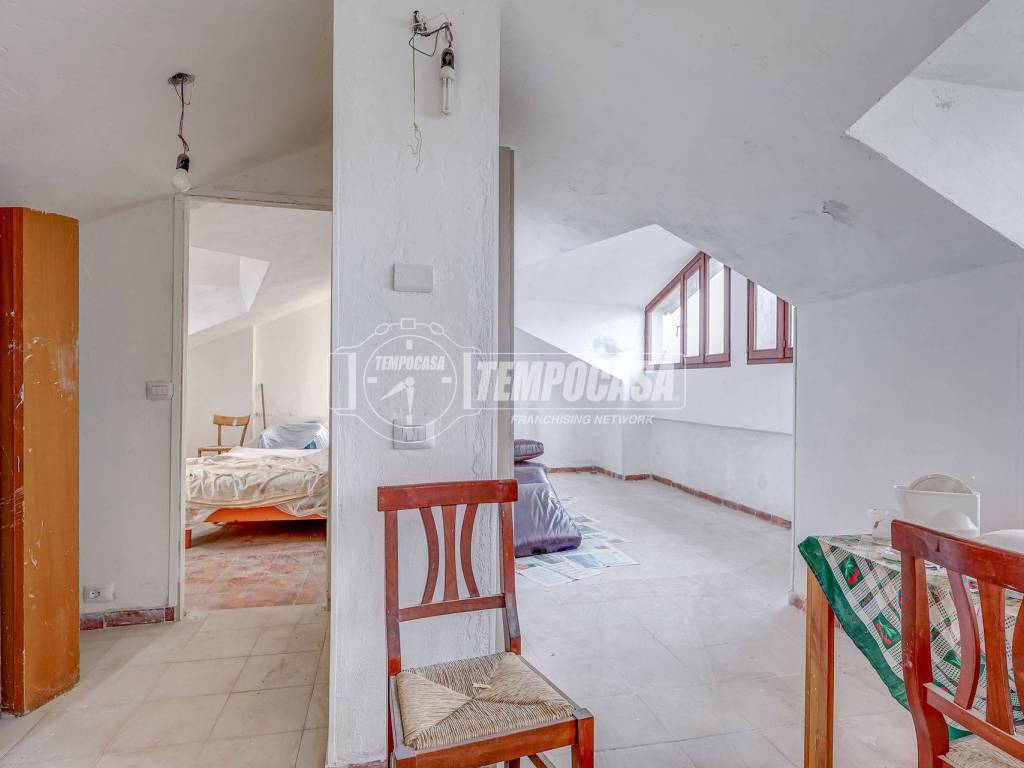 Appartamento a Angera in Via Giacomo Puccini, 41 - Foto 3