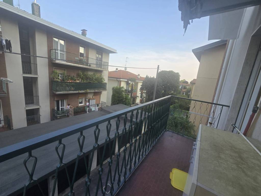 Appartamento a Erba in Via Ugo Foscolo - Foto 2