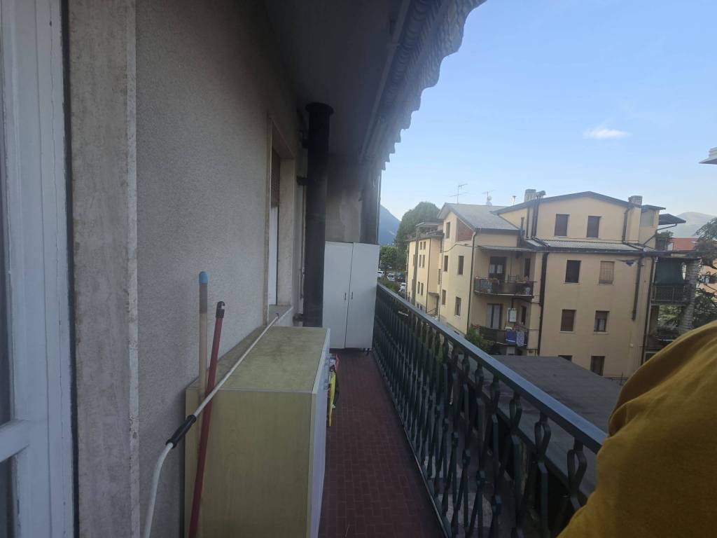 Appartamento a Erba in Via Ugo Foscolo - Foto 3
