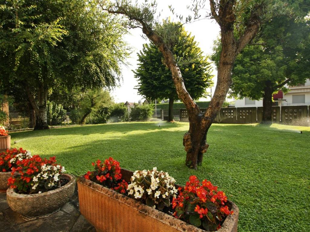 Villa a Villafranca di verona in Via Caluri - Foto 2