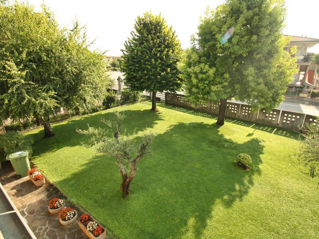Villa a Villafranca di verona in Via Caluri - Foto 5