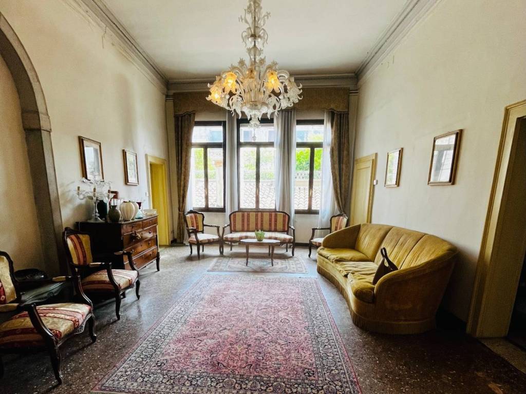 Appartamento a Venezia in Campo Santo Stefano - Foto 2