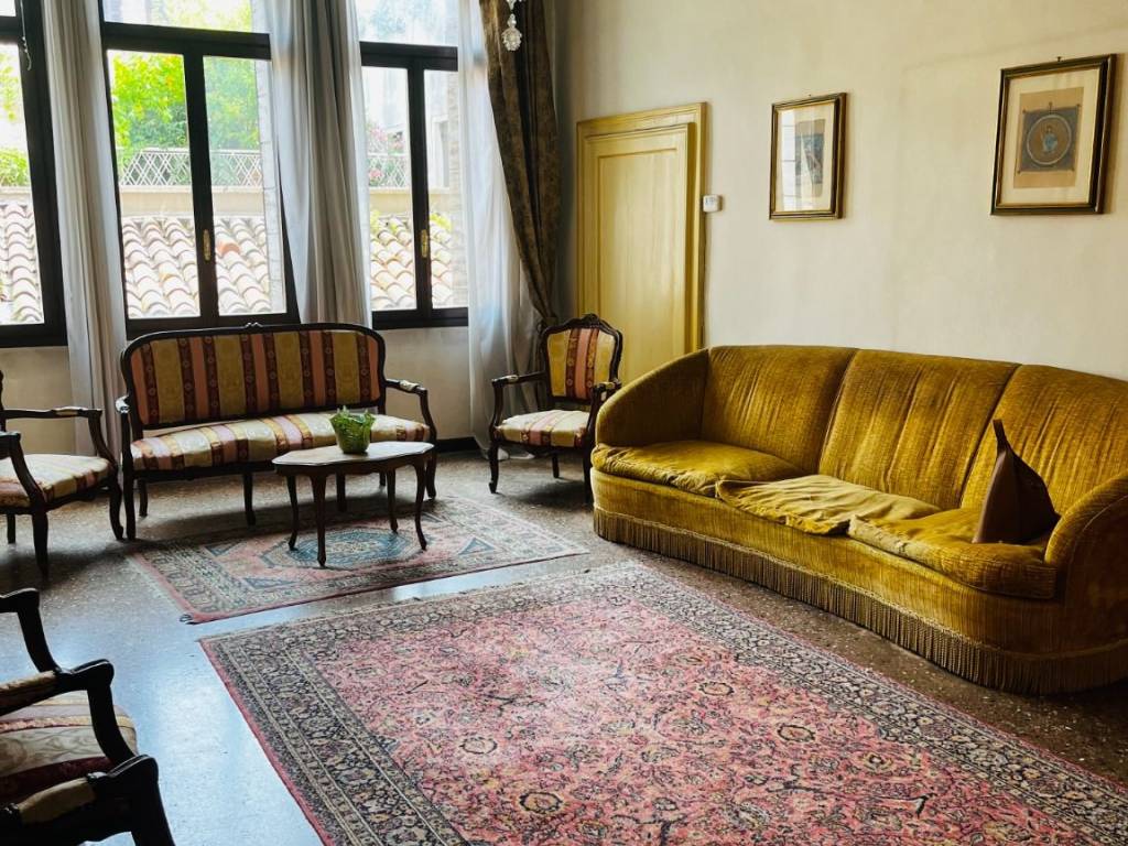 Appartamento a Venezia in Campo Santo Stefano - Foto 4