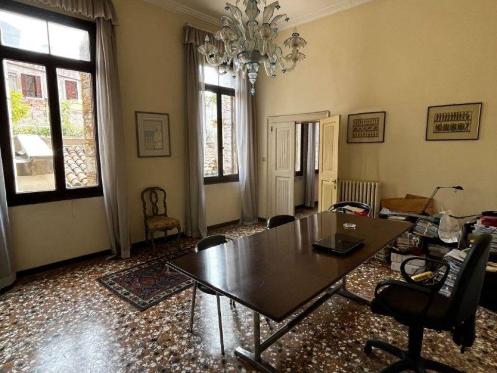 Appartamento a Venezia in Campo Santo Stefano - Foto 5