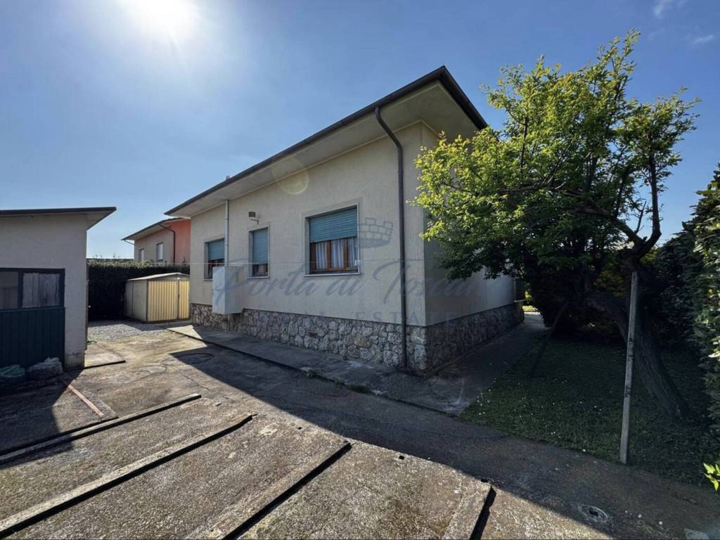 Villa a Pietrasanta in Via Tonfano - Foto 5