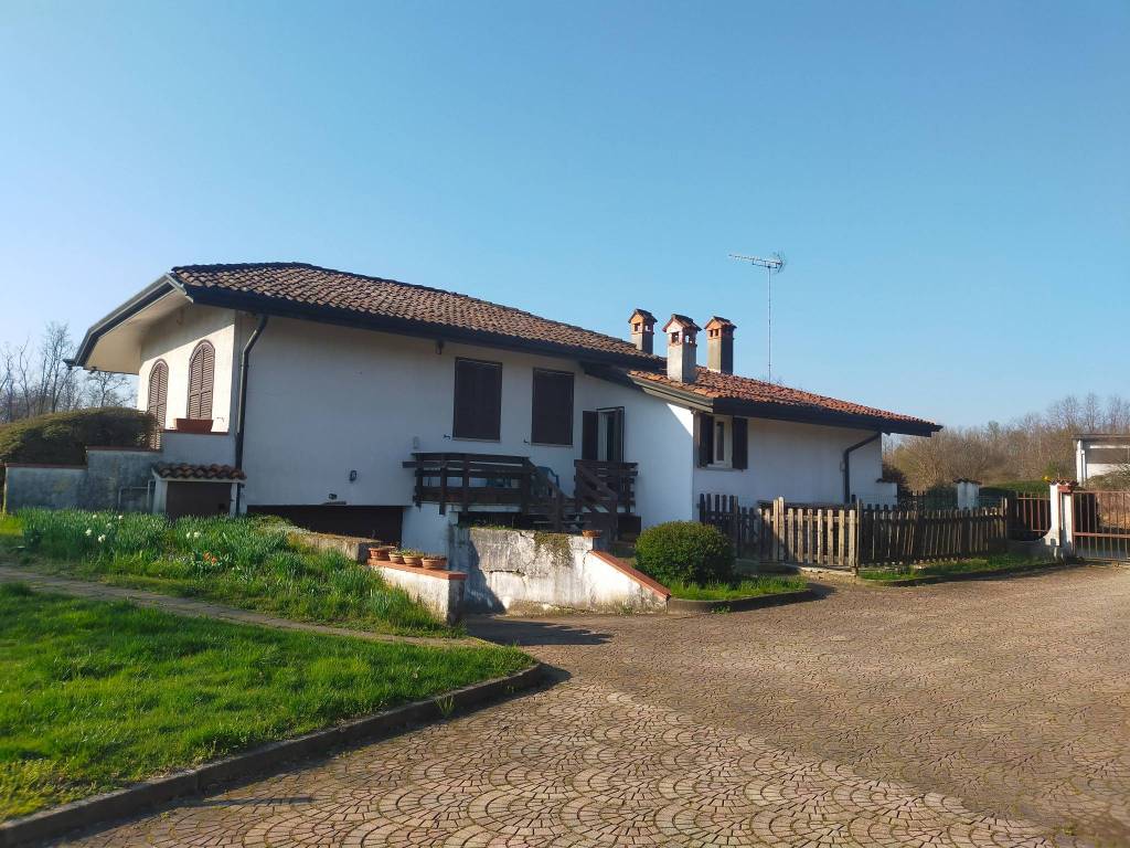 Villa a Borgomanero in Via Novara, 156 - Foto 4