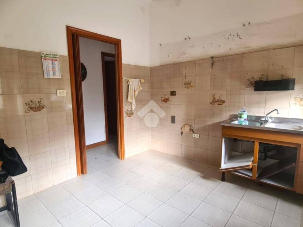 Appartamento a Carbonia in Via G. M. Angioi, 15 - Foto 4