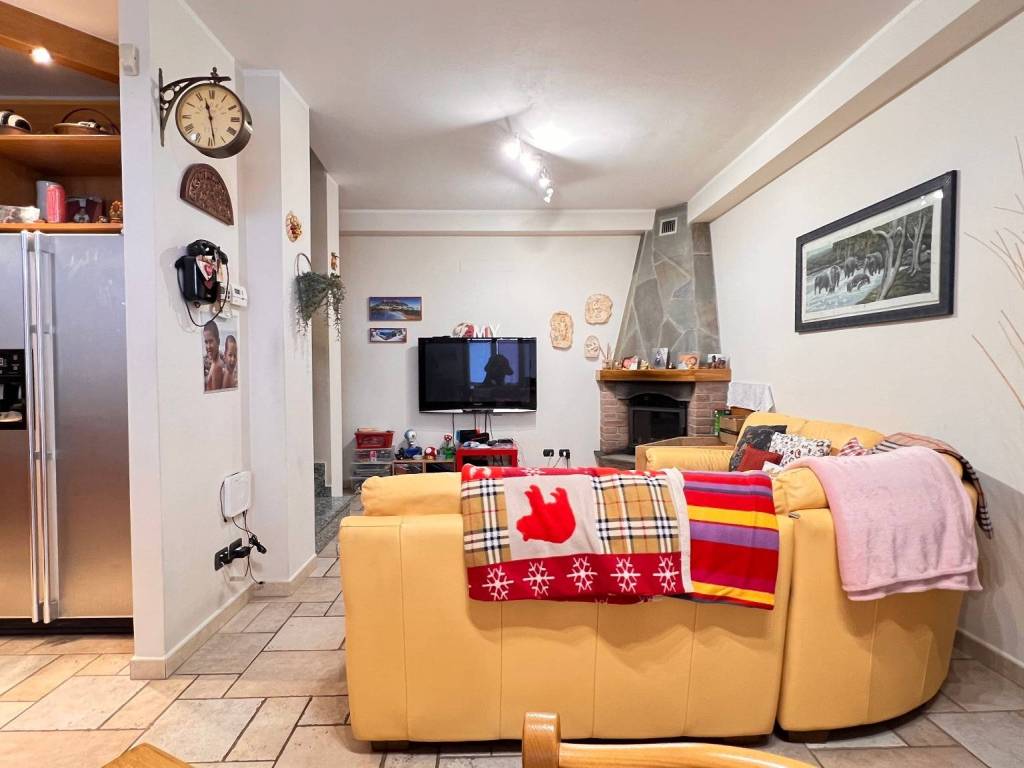 Villa a Mairago in Via Ada Negri, 22 - Foto 3