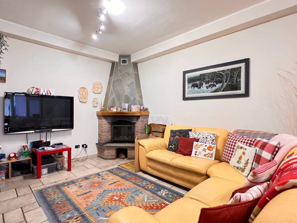 Villa a Mairago in Via Ada Negri, 22 - Foto 5