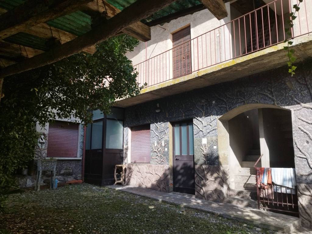 Villa a Gavirate in Via Lavandieri, 6 - Foto 4