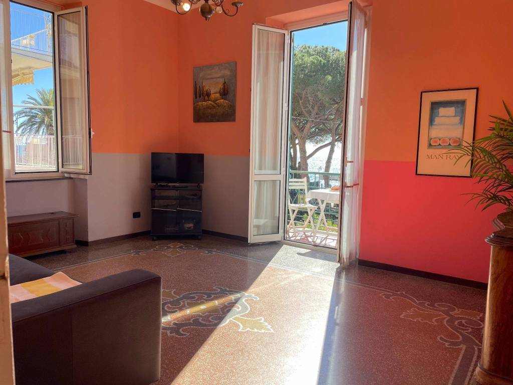 Appartamento a Finale ligure in Via Aurelia, 215 - Foto 3