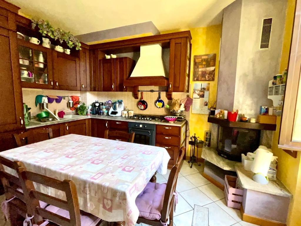 Appartamento a Bellano in Via Martiri della Libertà - Foto 4