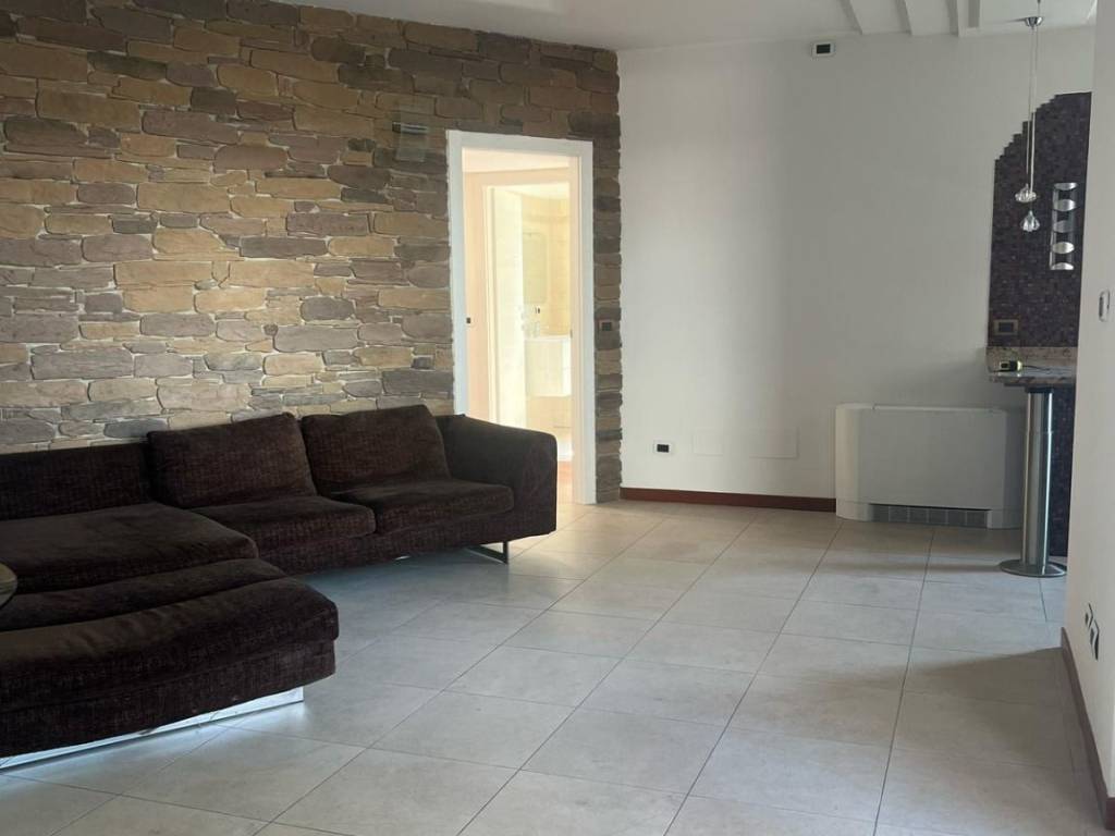 Appartamento a Como in Via Badone - Foto 4